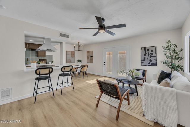 948 S ALMA SCHOOL Road 34, Mesa, AZ 85210