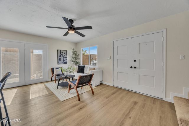 948 S ALMA SCHOOL Road 34, Mesa, AZ 85210