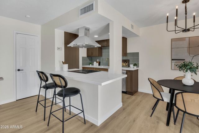 948 S ALMA SCHOOL Road 34, Mesa, AZ 85210