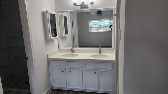 43 Dew Fall Court, The Woodlands, TX 77380