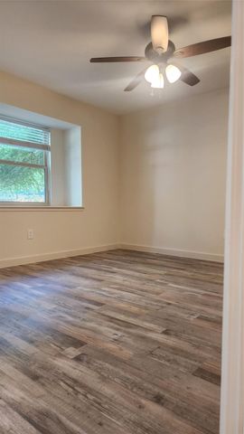 43 Dew Fall Court, The Woodlands, TX 77380