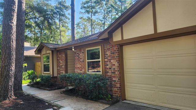 43 Dew Fall Court, The Woodlands, TX 77380