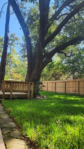 43 Dew Fall Court, The Woodlands, TX 77380