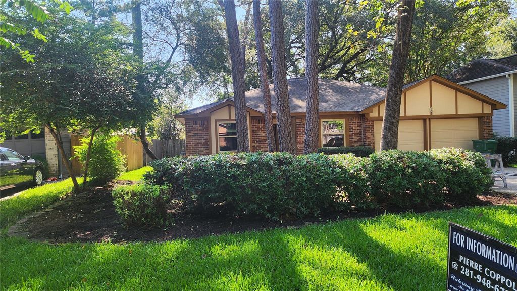 43 Dew Fall Court, The Woodlands, TX 77380