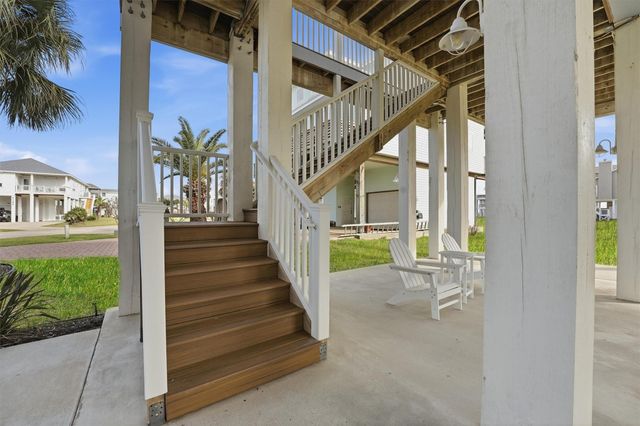 4118 Defender Lane, Galveston, TX 77554