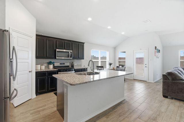 301 Chickasaw Drive, Cleburne, TX 76033