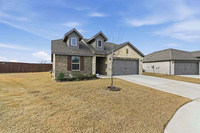 301 Chickasaw Drive, Cleburne, TX 76033