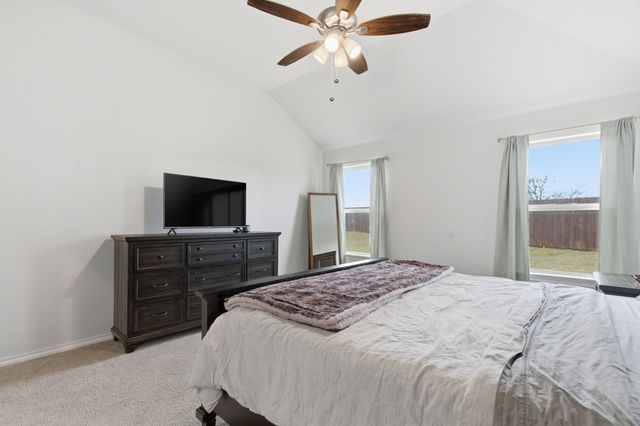 301 Chickasaw Drive, Cleburne, TX 76033