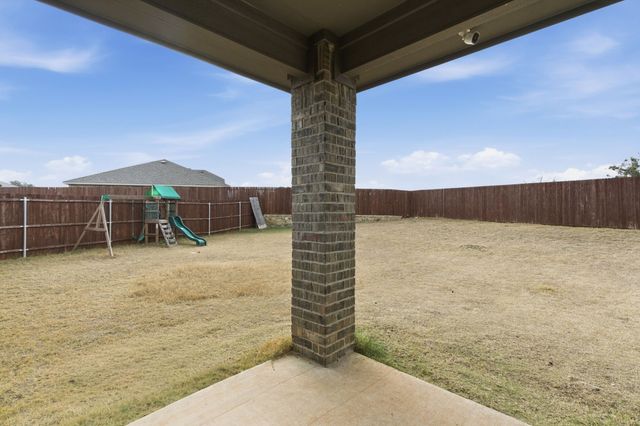 301 Chickasaw Drive, Cleburne, TX 76033