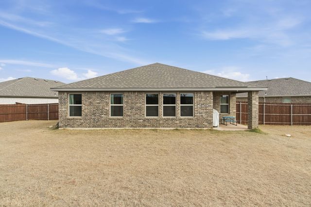 301 Chickasaw Drive, Cleburne, TX 76033