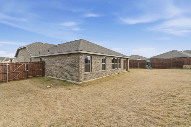 301 Chickasaw Drive, Cleburne, TX 76033