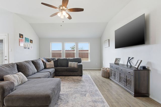 301 Chickasaw Drive, Cleburne, TX 76033