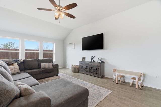 301 Chickasaw Drive, Cleburne, TX 76033