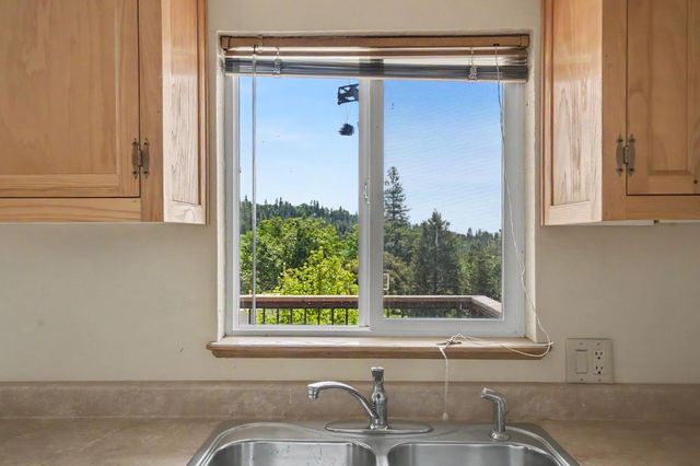 16001 Cedar Heights Dr. N, Pioneer, CA 95666