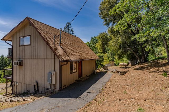 16001 Cedar Heights Dr. N, Pioneer, CA 95666