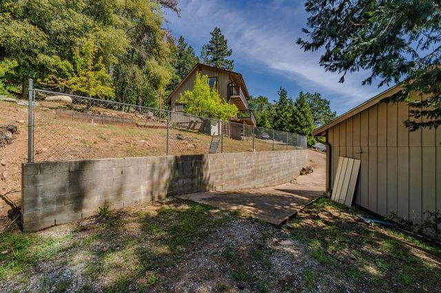 16001 Cedar Heights Dr. N, Pioneer, CA 95666
