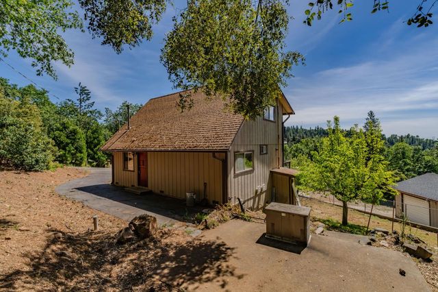 16001 Cedar Heights Dr. N, Pioneer, CA 95666