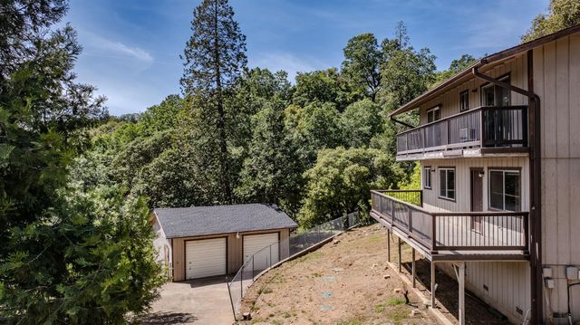 16001 Cedar Heights Dr. N, Pioneer, CA 95666