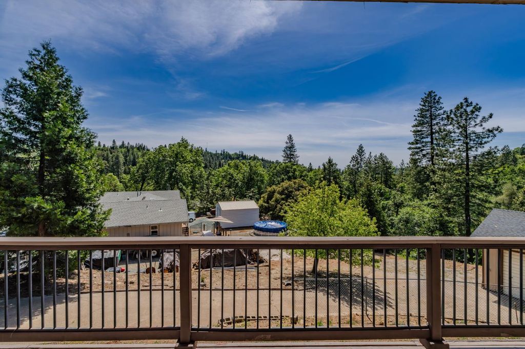 16001 Cedar Heights Dr. N, Pioneer, CA 95666