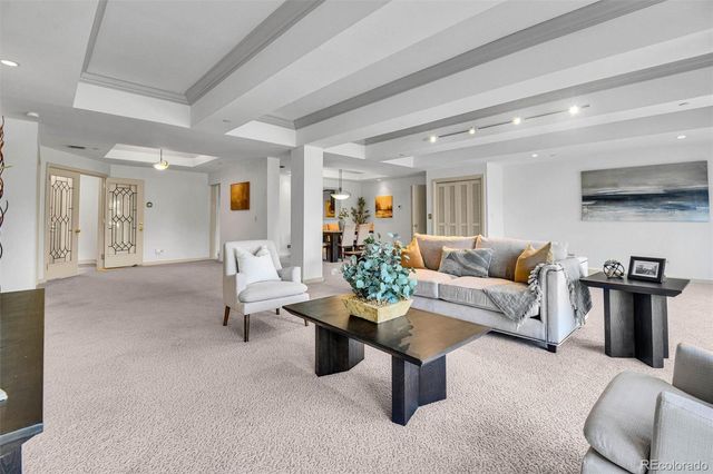 1900 E Girard Place 203, Englewood, CO 80113