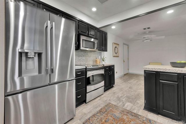 1900 E Girard Place 203, Englewood, CO 80113