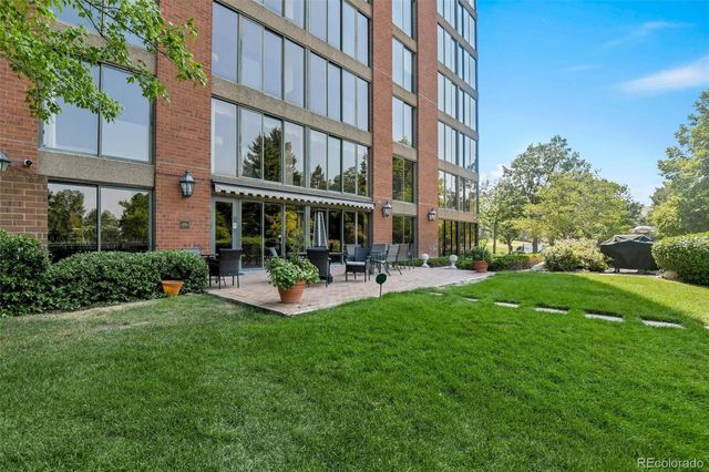 1900 E Girard Place 203, Englewood, CO 80113