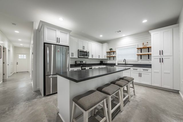 150 Sylvan Dr., Greers Ferry, AR 72067