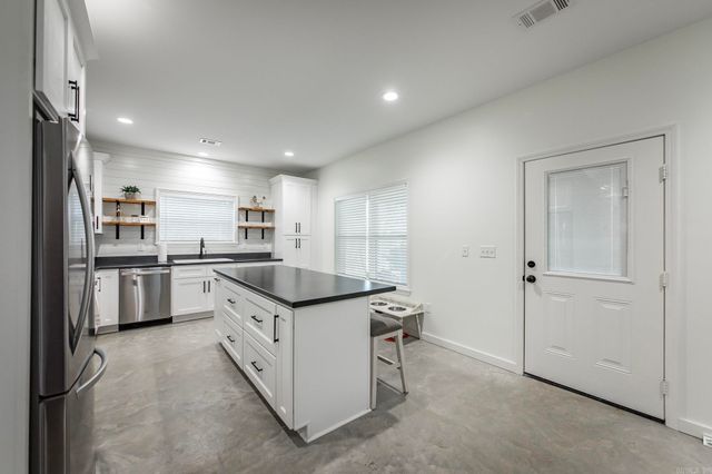 150 Sylvan Dr., Greers Ferry, AR 72067