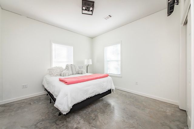 150 Sylvan Dr., Greers Ferry, AR 72067