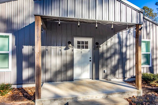 150 Sylvan Dr., Greers Ferry, AR 72067