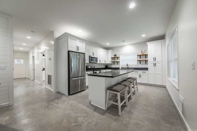 150 Sylvan Dr., Greers Ferry, AR 72067