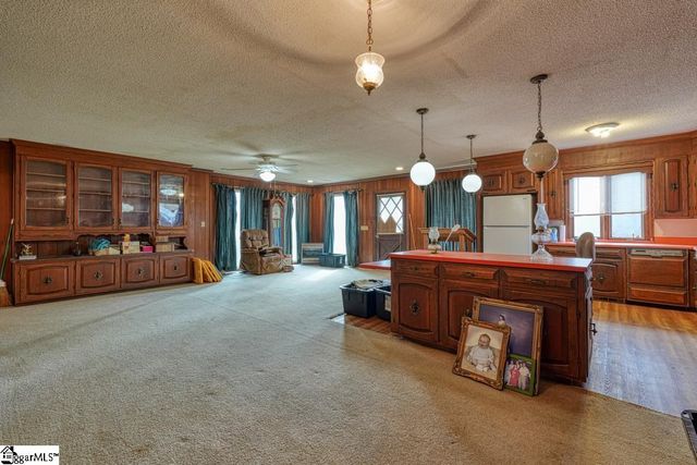 3989 W 72 Highway, Clinton, SC 29325