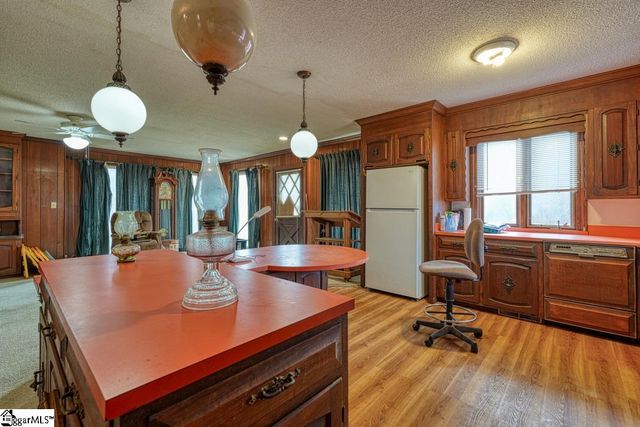 3989 W 72 Highway, Clinton, SC 29325