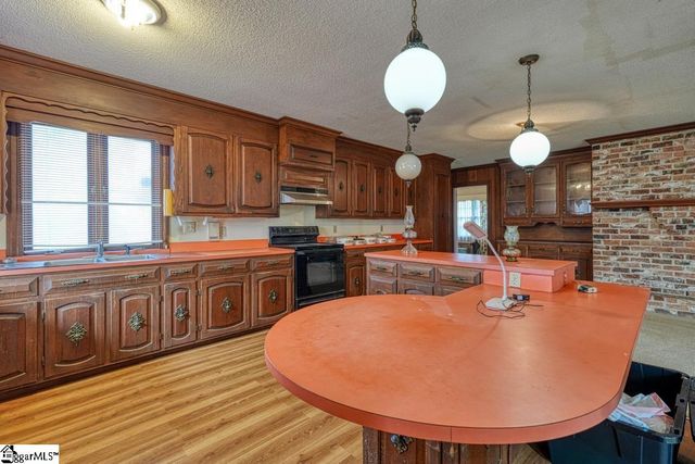 3989 W 72 Highway, Clinton, SC 29325