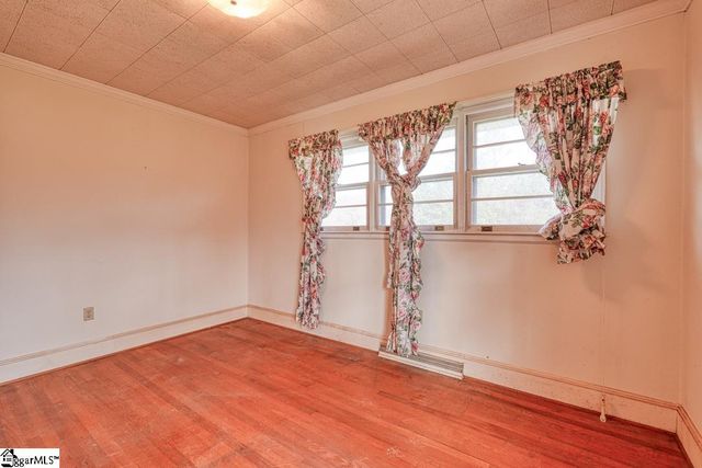 3989 W 72 Highway, Clinton, SC 29325