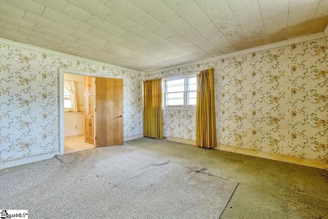 3989 W 72 Highway, Clinton, SC 29325