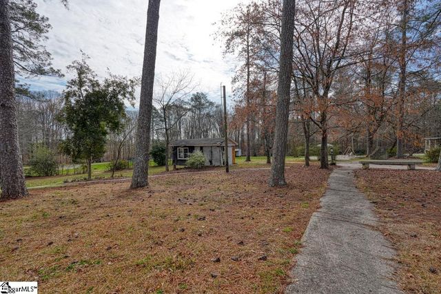 3989 W 72 Highway, Clinton, SC 29325