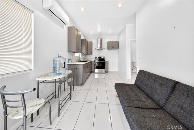9959 Wisner, San Fernando, CA 91345