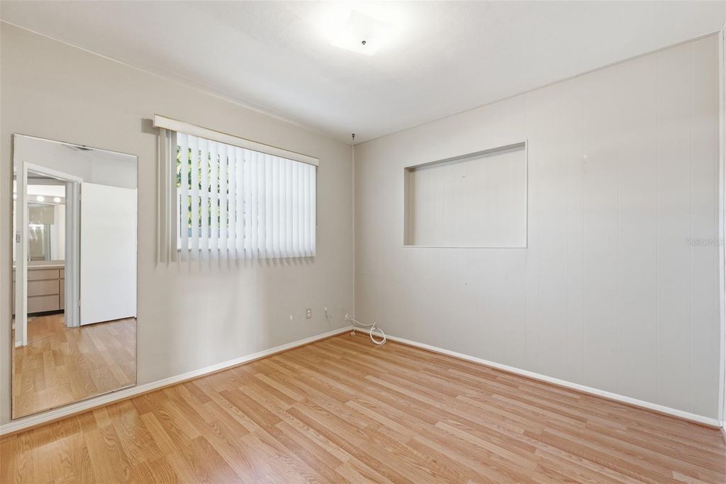 Image 11 of property listing at 10449 53RD AVENUE N, St Petersburg, FL 33708