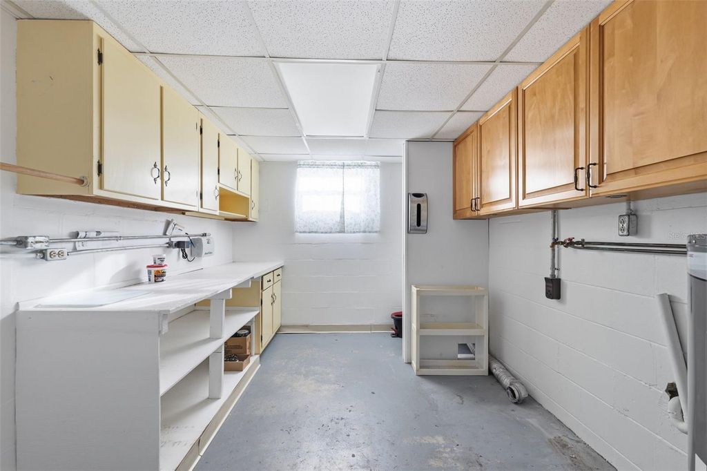 Image 12 of property listing at 10449 53RD AVENUE N, St Petersburg, FL 33708