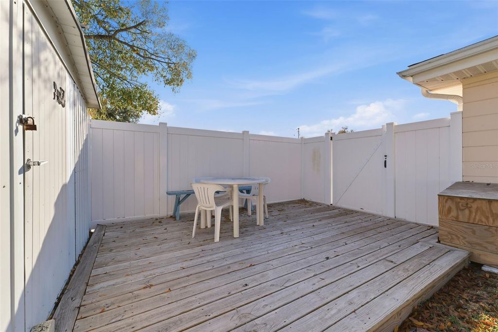 Image 14 of property listing at 10449 53RD AVENUE N, St Petersburg, FL 33708