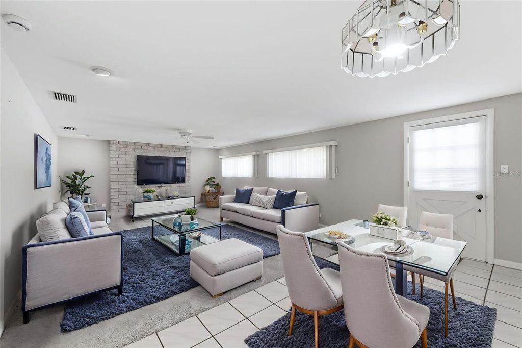 Image 4 of property listing at 10449 53RD AVENUE N, St Petersburg, FL 33708