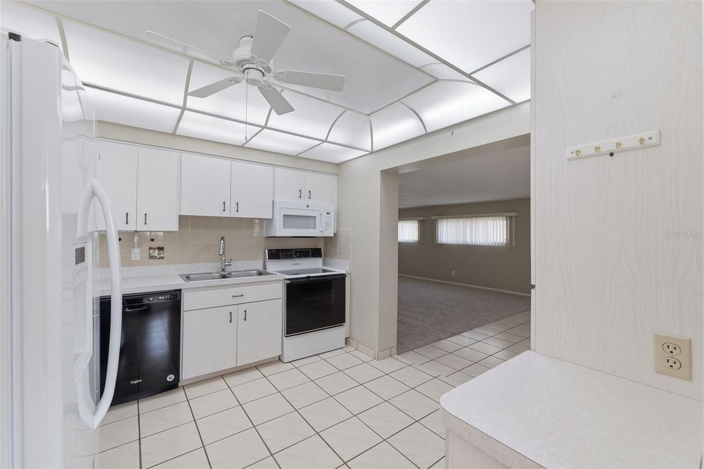 Image 8 of property listing at 10449 53RD AVENUE N, St Petersburg, FL 33708