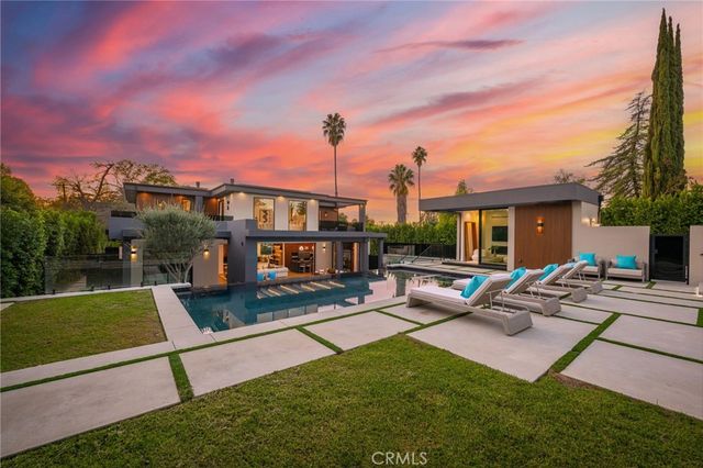 5244 Tampa Ave, Tarzana, CA 91356