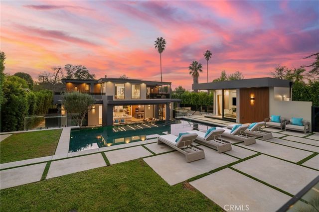 5244 Tampa Ave, Tarzana, CA 91356