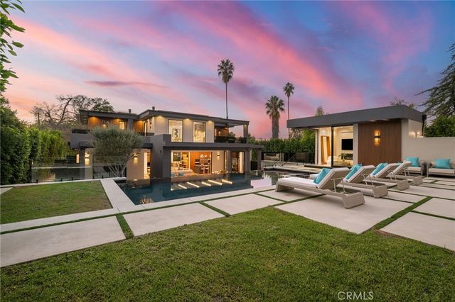 5244 Tampa Ave, Tarzana, CA 91356