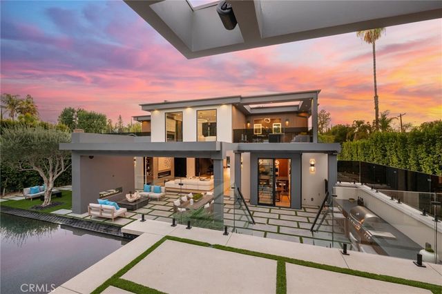 5244 Tampa Ave, Tarzana, CA 91356