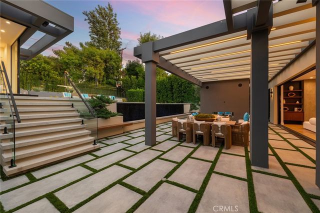 5244 Tampa Ave, Tarzana, CA 91356