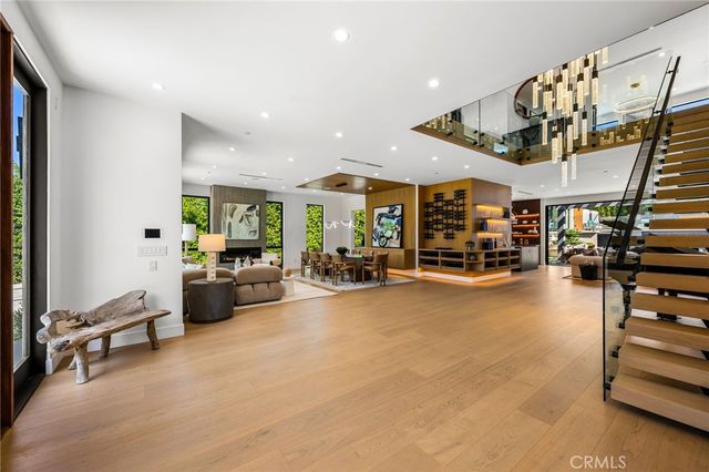 5244 Tampa Ave, Tarzana, CA 91356