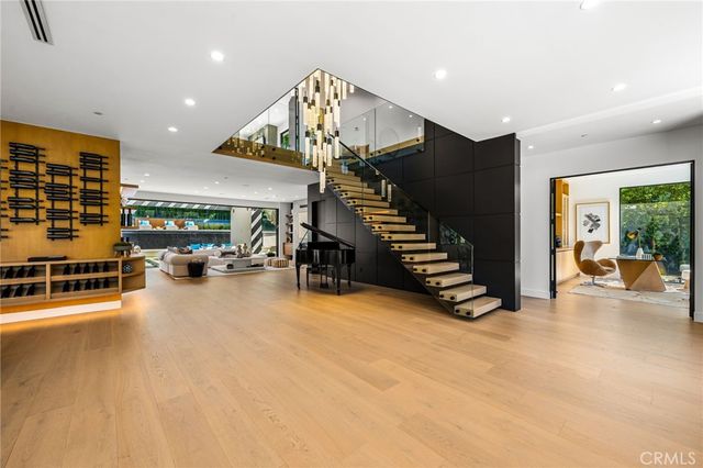 5244 Tampa Ave, Tarzana, CA 91356